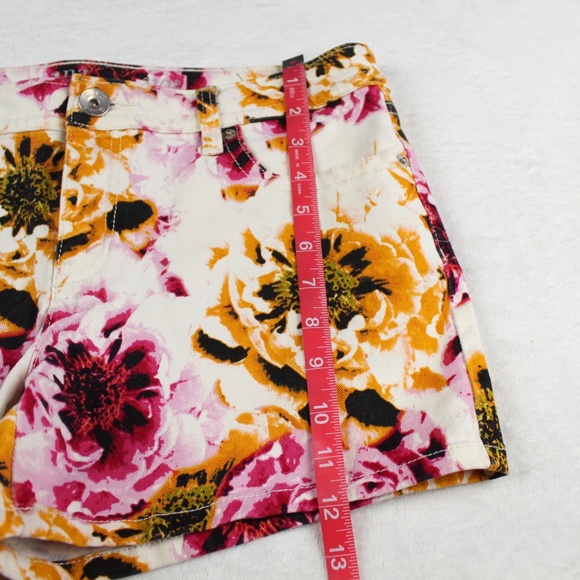 Floral Print Shorts - Picture 3 of 5